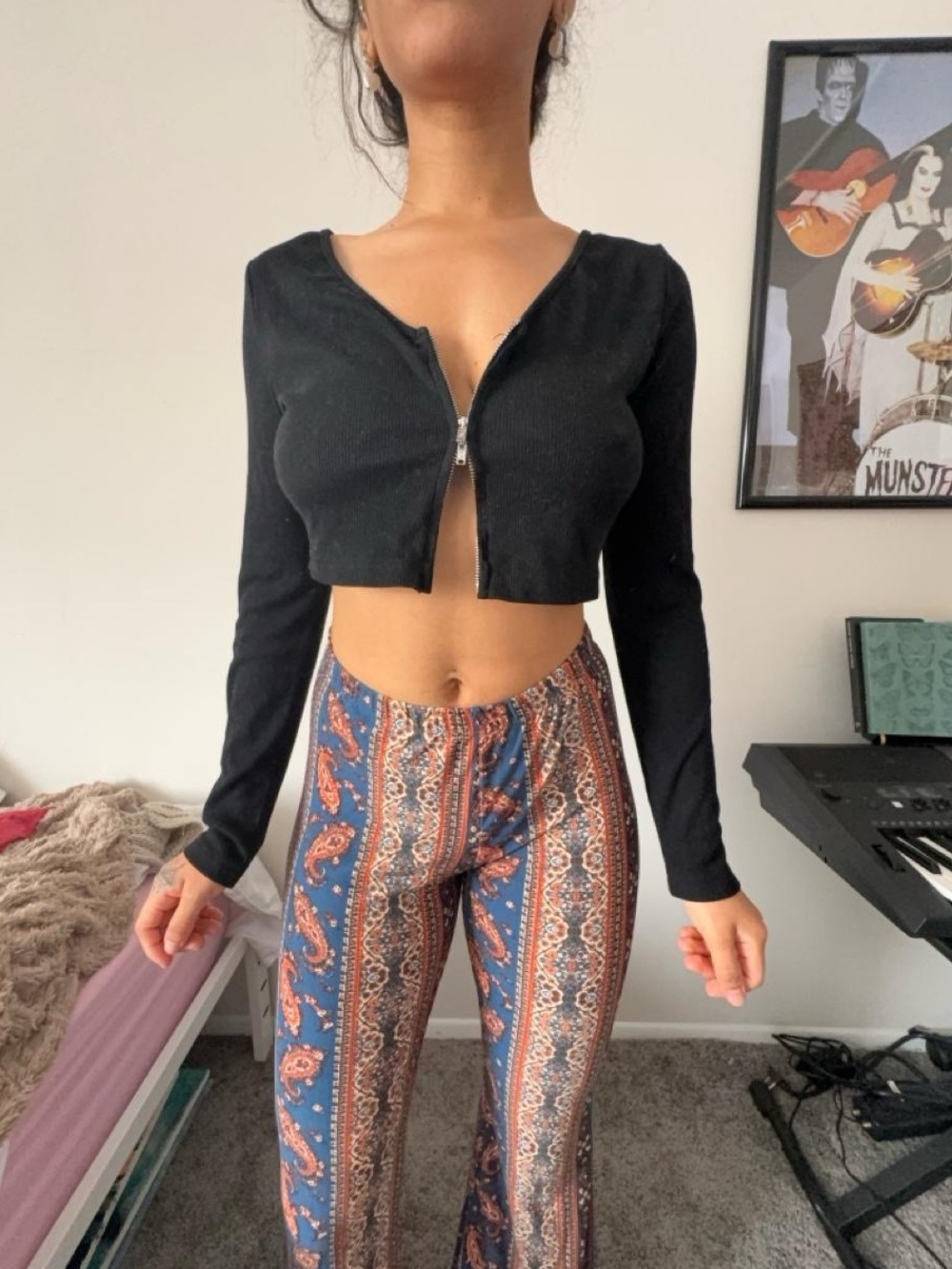 Black Zip-Front Cropped Long-Sleeve Top with V-Neck